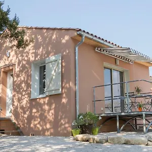  Hébergement de vacances La Luberonnette